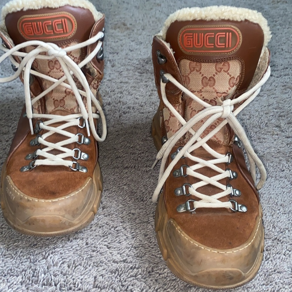 GUCCI FLASH TREK SHEARING BOOTS 🥾 91/2 - Picture 10 of 11